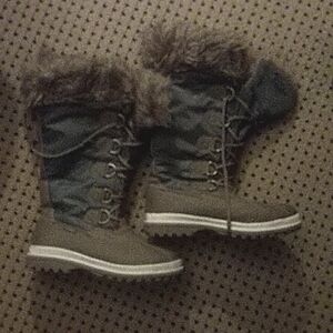 Khombu Steamboat Boots size 10m Women's Winter high lace boots